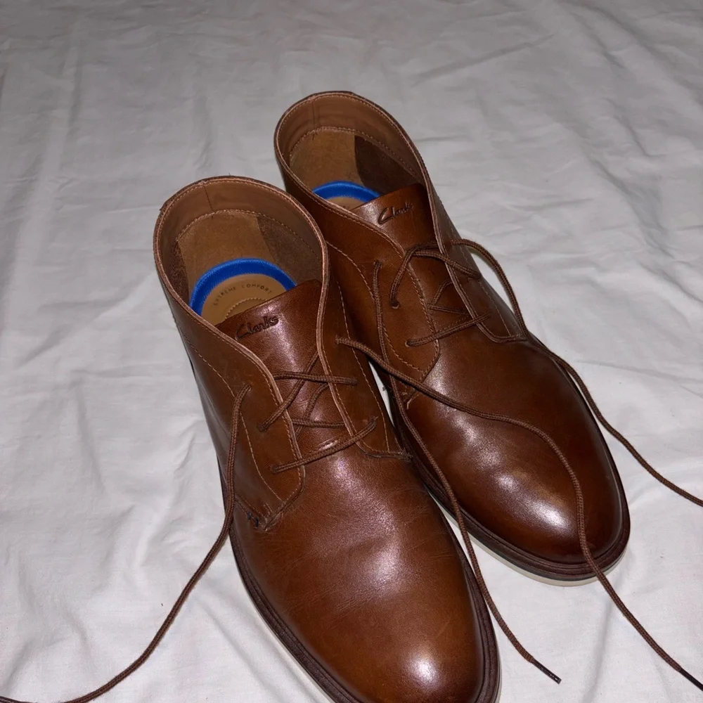 Men’s Clarks Malwood Brown Chukka Boots EUC - Picture 1 of 7